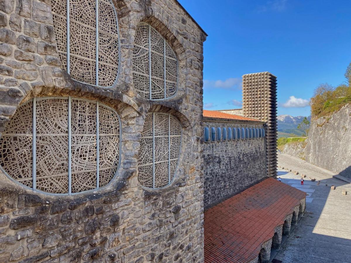 Iraipe Santuario De Arantzazu Hotel Oñate Exteriér fotografie